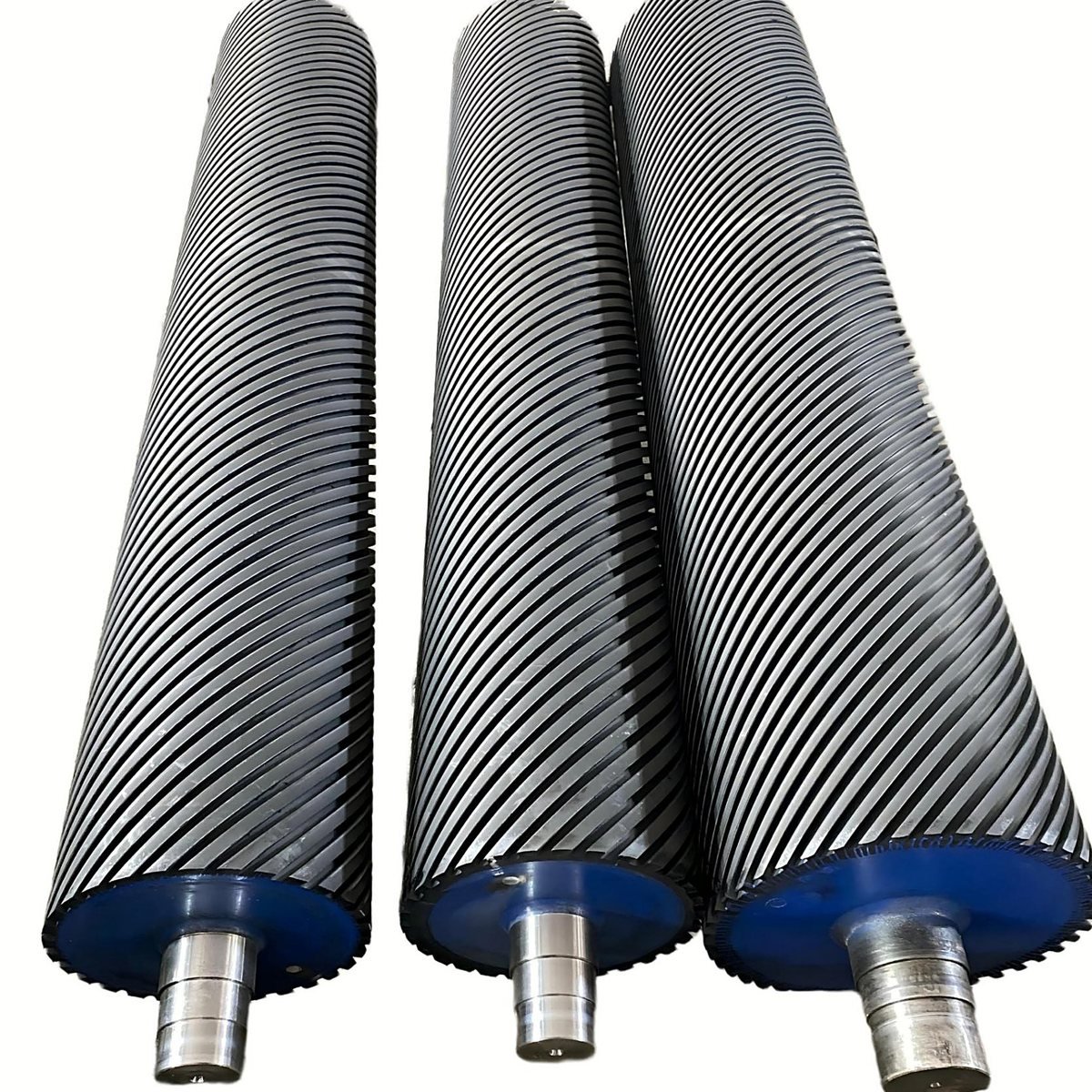 Custom grooved rubber rollers, hot vulcanised cover